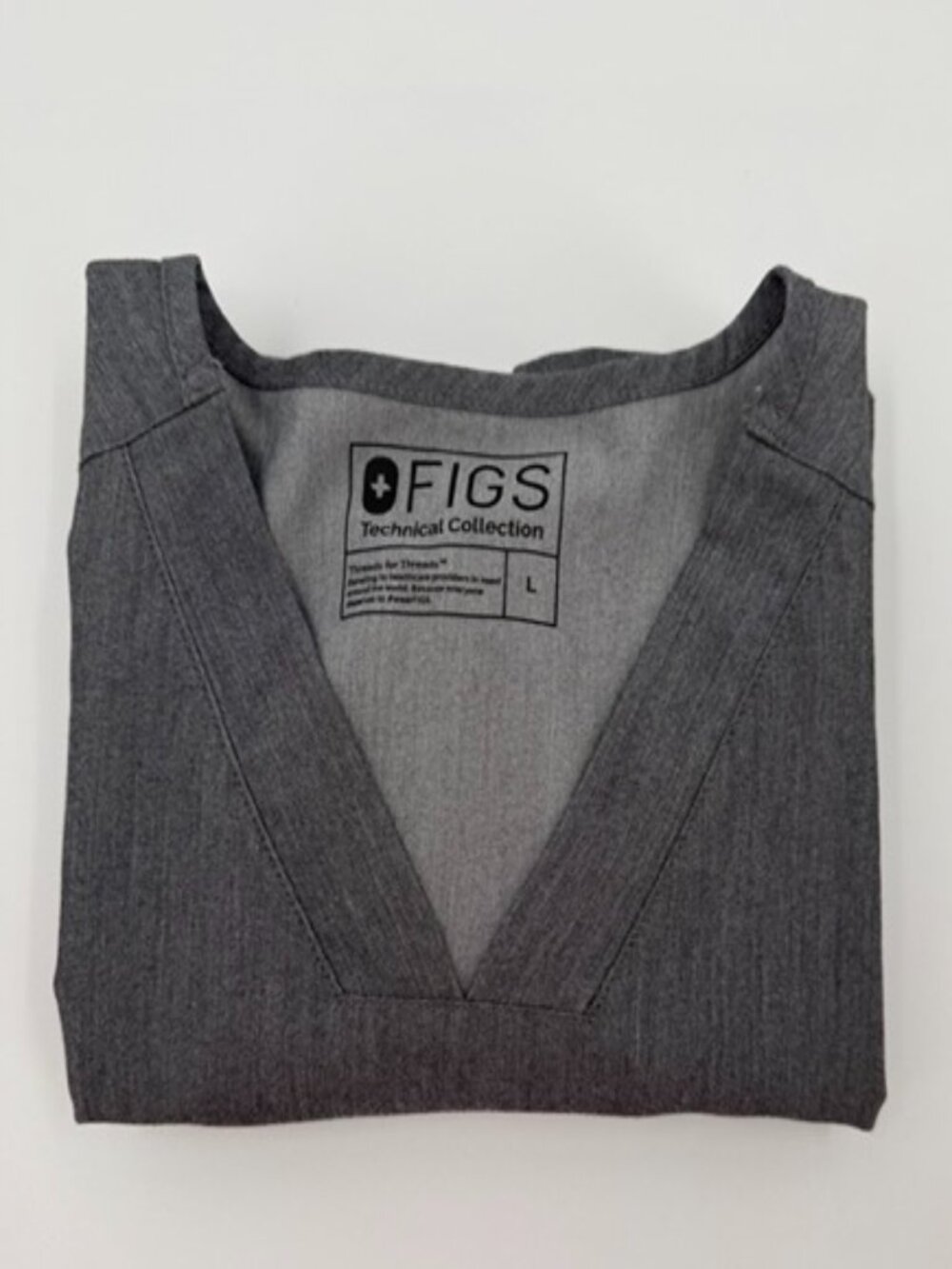 Figs Chisec Scrub Top Graphite Men's Size Large Pocket Sides Chest Pocket TM3000